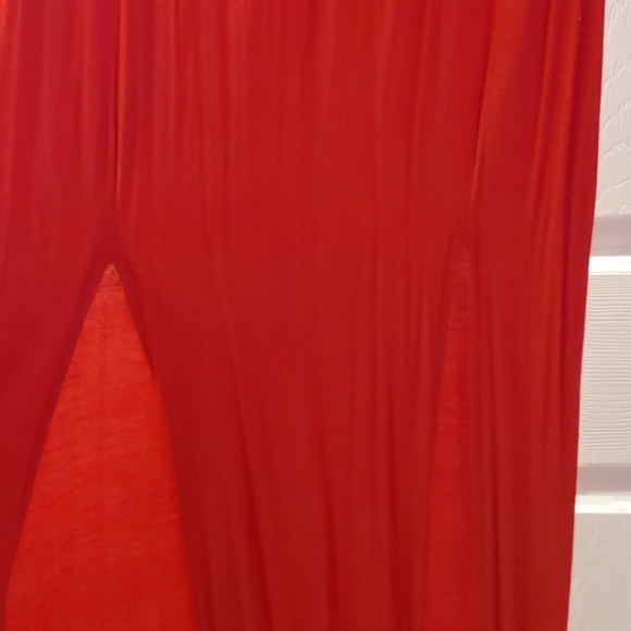 Red red red - Picture 2 of 2